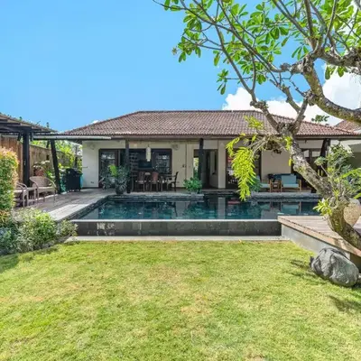 Villa Claudia - Chic 3BR Family Villa with Pool & Play near Seminyak