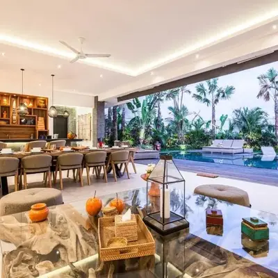 Stunning 6 Bedroom Villa Only 400m to the Beach