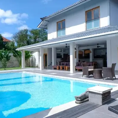 Villa Dekat Pantai Batu Belig