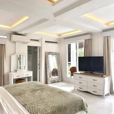 Greenhouse Villa