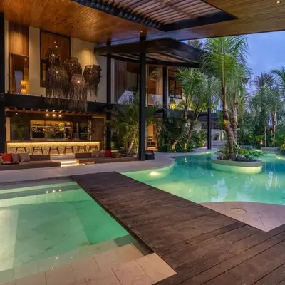 Villa Baratega - Dreamy Urban Tropical 6BR Villa for Large Group