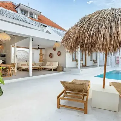 Casa Kokoon - NEW Bright & Quiet 2BR Mertanadi Seminyak with Private Pool and Parking