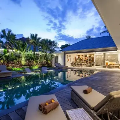 Chill out in a luxurious 4 BR villa Seminyak