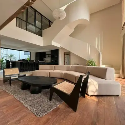 Stylish 4 bedroom Villa in Prime Location