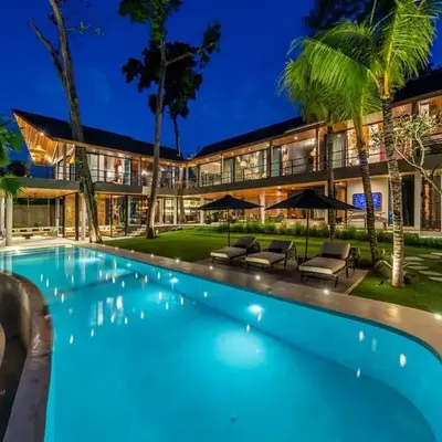 The Riverfront 5BR Luxury Villa Near the Beach