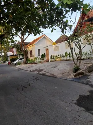 a house on the side of a street at Nabali Villa in Kerobokan