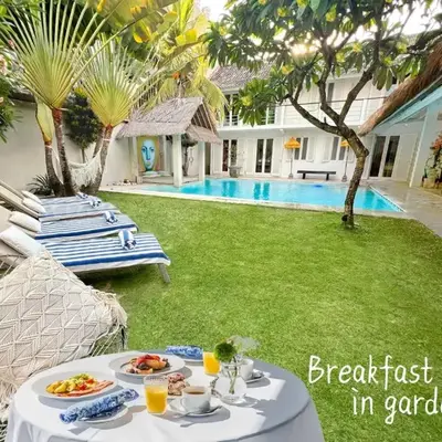 Villa Anh Yeu - 6 BR in Central Seminyak with Huge Pool & Garden