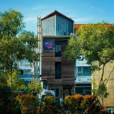 Kuta Cube Hostel