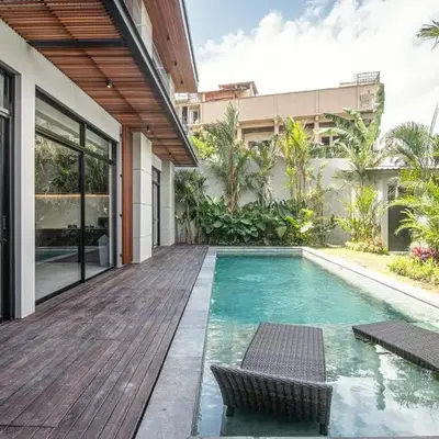 Luxury 5-Bedroom Oasis 400 m to Canggu Sand