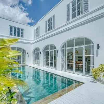 Colonial Style 3BR Walking Distance to the Beach