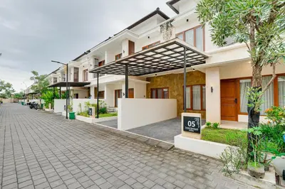 an empty street in front of a building at Cozy 2BR Villa Taman Seminyak Suite 05 in Seminyak Bali in Seminyak