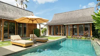 an image of a villa with a swimming pool at Villa Du Ho by Villa Finder in Kerobokan