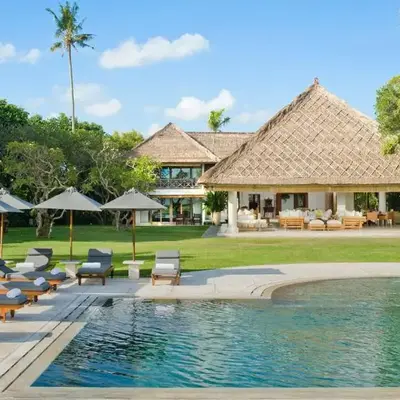 Villa Atas Ombak
