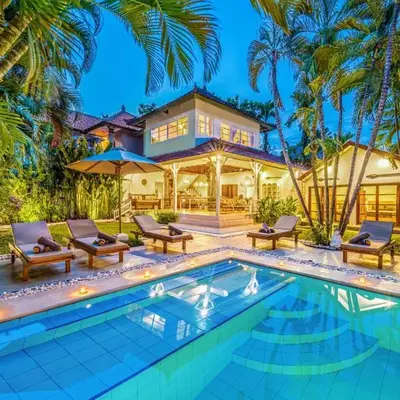 Villa Berlin - Private 6 BDR Villa in Seminyak with Pool and Garden