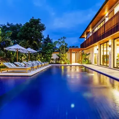 THE BOTANICAL 6 BED LUXURY 900 meter from beach