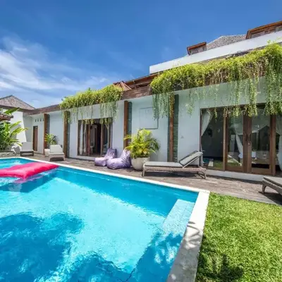 Elvano villa in heart of seminyak and near beach