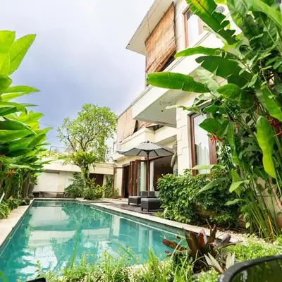 Villa Tepi Sungai - 6BR Luxury Private Pool Villa - Seminyak Sleeps 14